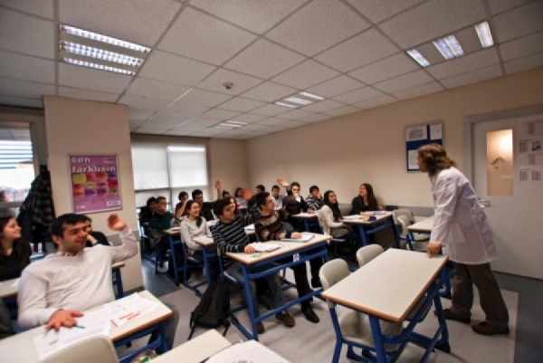 Anadolu Eğitim Sendikası: 'MEB asgari ücretin altında öğretmen çalıştırıyor'