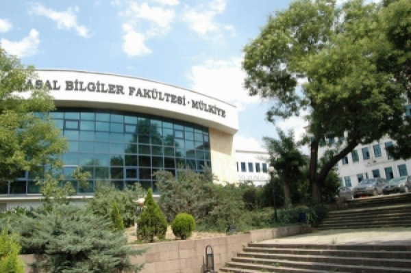 Ankara Üniversitesi güz yarıyılında 'karma' eğitim yapacak