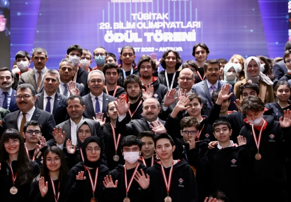Antalya'da TÜBİTAK 29. Bilim Olimpiyatları Ödül Töreni düzenlendi
