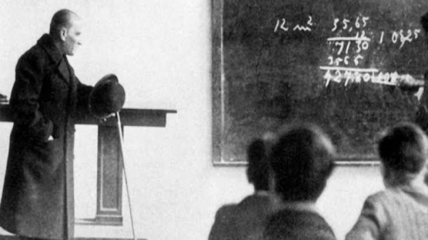 ‘Başöğretmen’ tepkisi: Tek Başöğretmen Atatürk