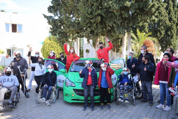 Bodrum'da ralli pilotlarından engelli öğrencilere 'trafikte güvenlik' eğitimi