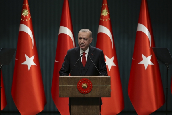 Cumhurbaşkanı Erdoğan: Diğer sınıfların durumu salgına göre değerlendirilecek