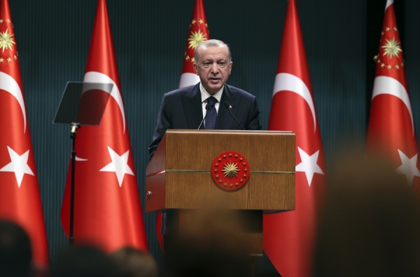 Cumhurbaşkanı Erdoğan: Yurtlarda kalan öğrencilerimiz için beslenme yardımını artırıyoruz