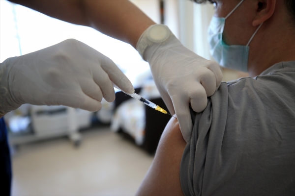 EMA’dan Moderna aşısının üçüncü dozuna yetişkin onayı