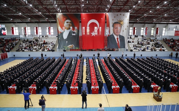 İstanbul'da 499 kadın polis memuru mezuniyet sevinci yaşadı
