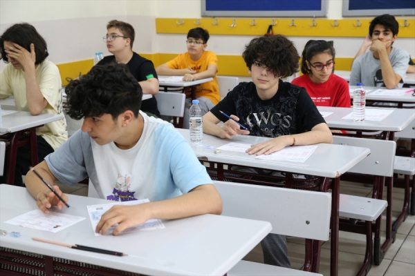 İstanbul'da LGS heyecanı: 211 bin öğrenci sınavda