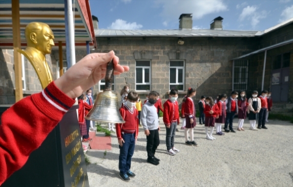 İstanbul'daki okullar tam zamanlı yüz yüze eğitime hazırlanıyor