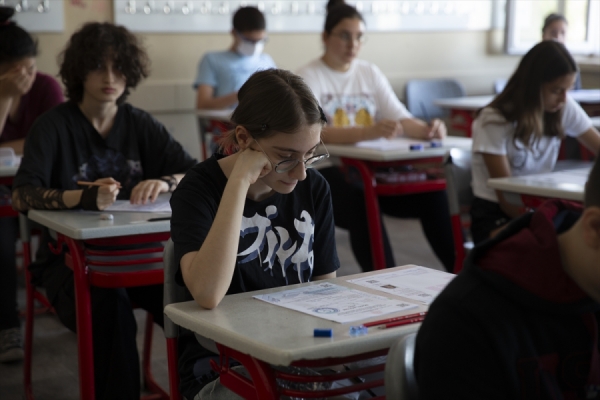 İstanbul'un 'gözde liseleri' LGS sınavında başarılı öğrencileri almak için yarışıyor