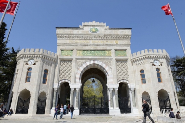 İstanbul Üniversitesi'nde sınavlar iptal 