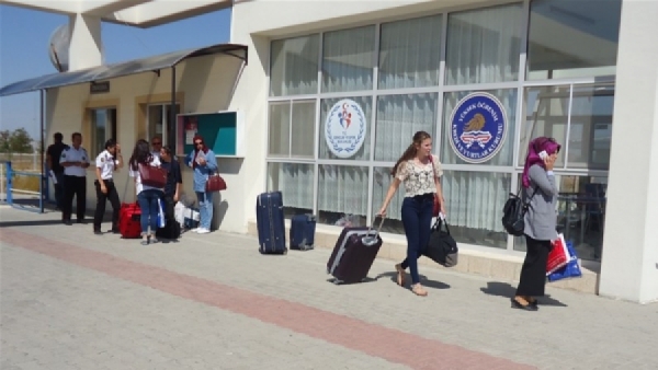İzmir'de kalacak yeri olmayan 328 öğrenci, misafirhanelere yerleştirildi
