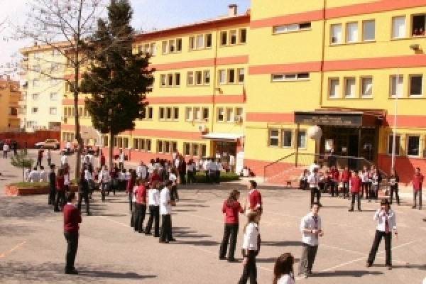 Koronavirüs önlemi: Okullardaki sosyal etkinlikler iptal edildi