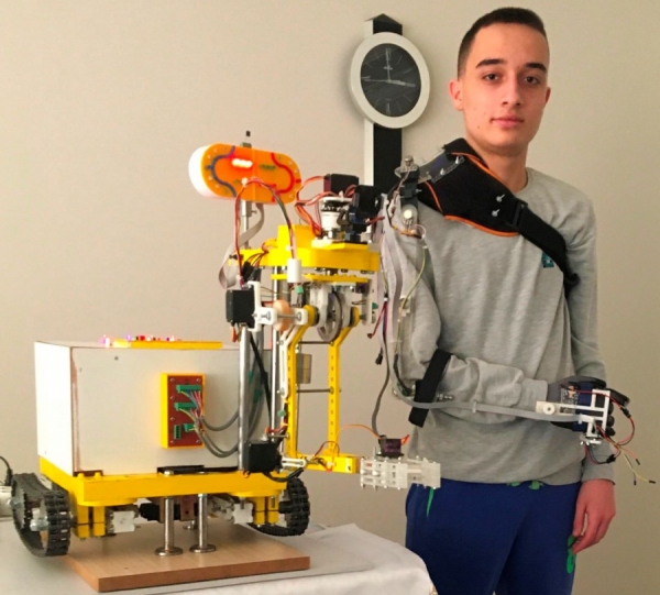 'Mobil Robot Kol' projesiyle dünya şampiyonu oldu 