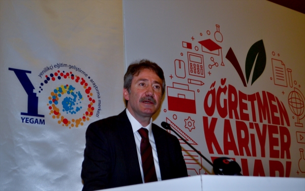 'Öğretmen Kariyer Fuarı' İstanbul'da başladı