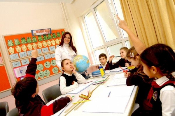 Öğretmenler yurtdışına çıkabiliyor mu?