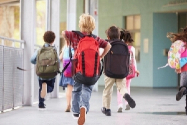 Okul ortamının çocuklarda Kovid-19 yayılımına etkisi nedir?
