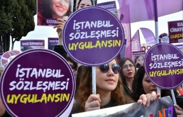Profilinde 'İstanbul Sözleşmesi yaşatır' yazan öğrenci online dersten atıldı
