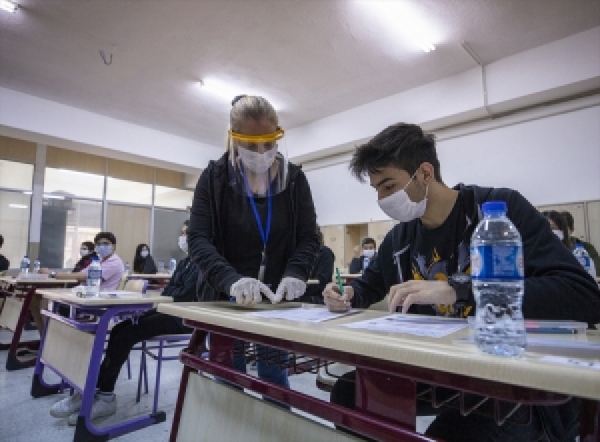 Şanlıurfa'da öğrencilere 1 milyon 130 bin kaynak kitap dağıtıldı
