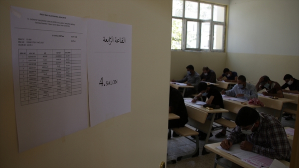Suriyeli 3 bin öğrenci YÖS için ter döktü