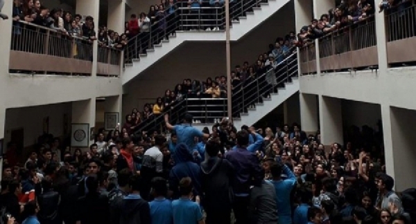 Tacizi protesto eden öğrenciler 'takdir' alamadı