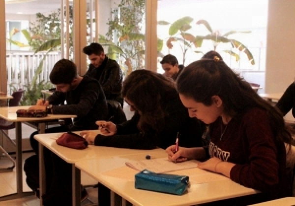 Trendyol ve TEV'den İzmir'deki depremzede öğrencilere eğitim bursu