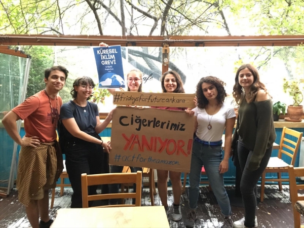 Türk öğrenciler küresel iklim grevine hazırlanıyor 
