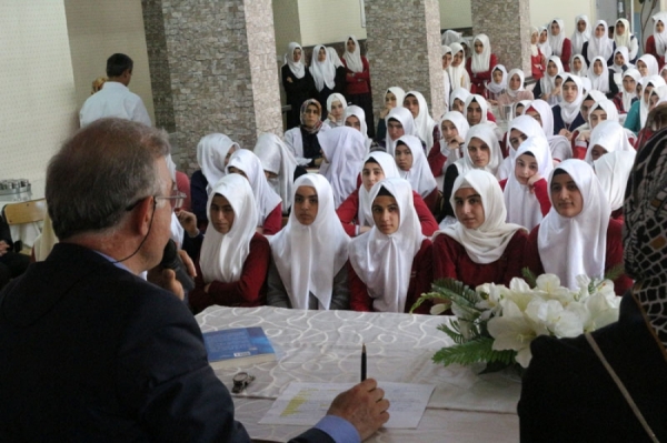 Türkiye’de verilen din eğitimi yeterli değil