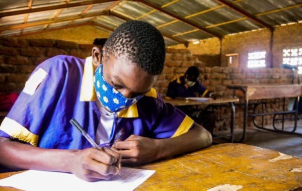UNICEF'ten Afrika'da kız çocuklarına lise zorunluluğu çağrısı