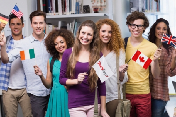 Vodafone’dan gençlere yurtdışı dil eğitimi fuarları