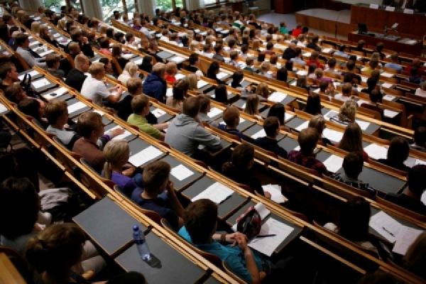 YÖK, üniversitelerden doçentlik sınavıyla ilgili görüş bekliyor