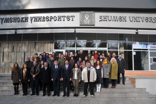 YTB Başkanı Eren, Bulgaristan'da 'Türkiye Bursları'nı tanıttı