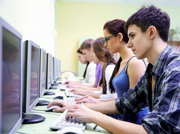 YTB, yurtdışındaki gençlere çevrimiçi 'İnsan Hakları Eğitim Programı' düzenleyecek
