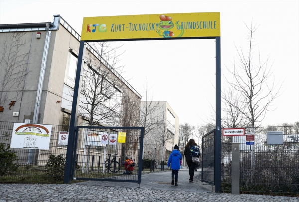 Almanya’da öğretmenler aşılanıyor