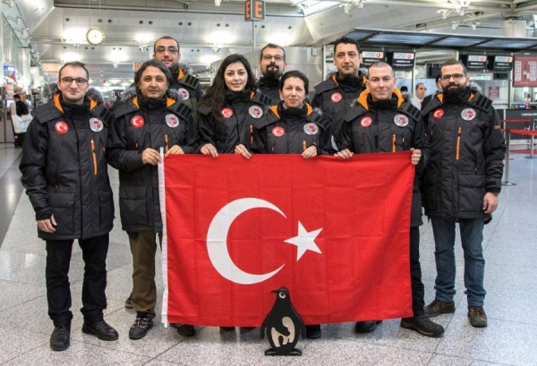 Antarktika'da Türk bilim üssü için yola çıktılar