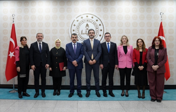 Bakan Tekin Kosova Eğitim Komisyonu başkanı ve beraberindeki heyeti kabul etti
