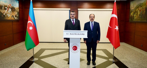 Bakan Tekin: Türkiye'nin Bakü Büyükelçiliğini ziyaret etti