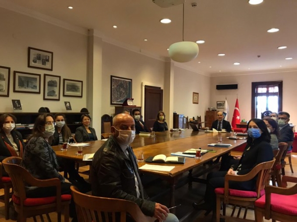 Boğaziçi Üniversitesi: Dışarıda protesto, rektörlükte ‘çay keyfi’