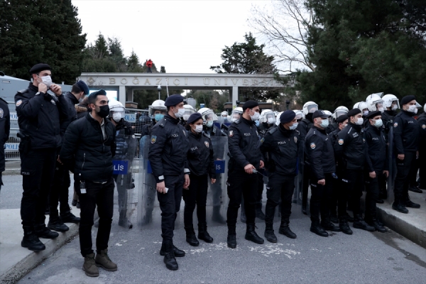 Boğaziçi Üniversitesi'ne polis girdi: 159 gözaltı