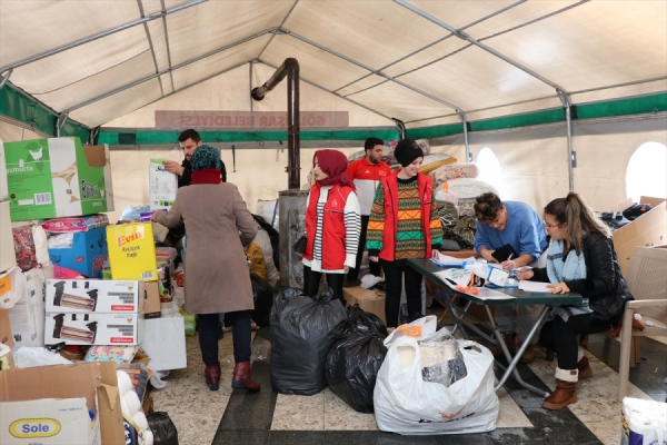 Burdur'dan 200 öğretmen ve 148 sağlık personeli deprem bölgesine gönderildi