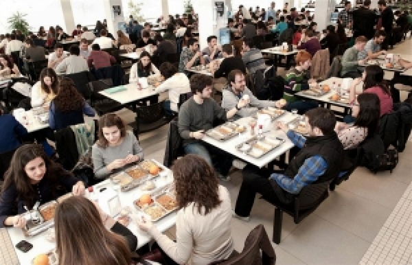 Bursa'daki okullarda 30 bine yakın öğrenciye ücretsiz yemek veriliyor