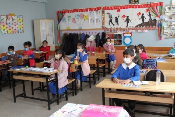 Çankırı'da ana sınıfı, ilkokul, 8 ve 12. sınıflar hariç yüz yüze eğitime ara verildi