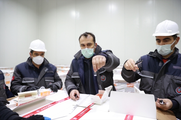 Çin Kovid-19 aşıları Sağlık Bakanlığı depolarında