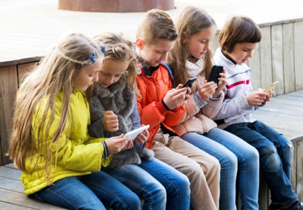 Çocuklar ‘siber uşak’ haline mi getiriliyor?