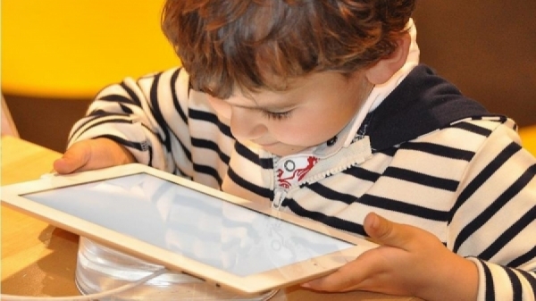 'Çocuklar ve gençlerin dijital dünyada pek çok tehlikeyle karşı karşıya' uyarısı