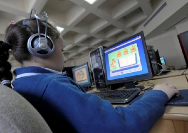 Çocukların sanal eğitimle sınavı