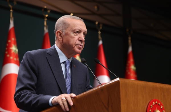 Cumhurbaşkanı Erdoğan: Üniversitelilere internet ve cep telefonu desteğinin detayları netleşecek