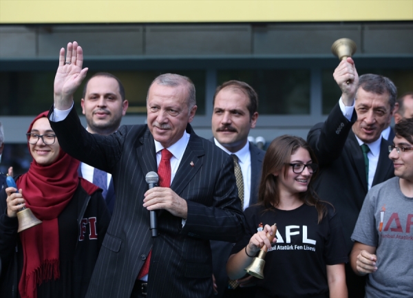 Cumhurbaşkanı Erdoğan: ‘Uzun yıllar eğitim sadece insan formatlama, tektipleştirme, dikte aracı olarak görüldü’