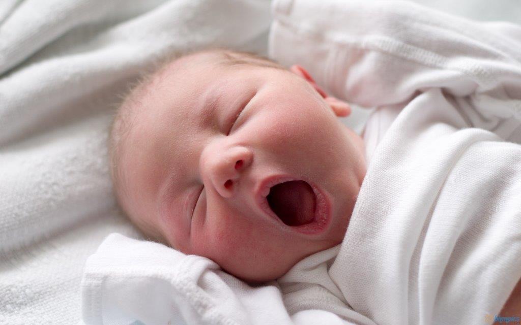 Bebeğinizin bedensel gelişimini nasıl takip edebilirsiniz?  (0-12 ay)