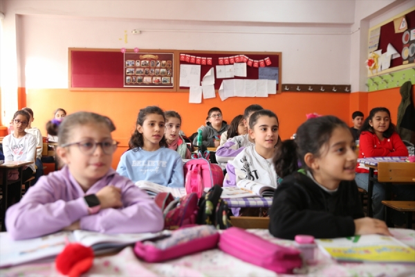 Diyarbakır, Kilis ve Şanlıurfa'da öğrenciler ders başı yaptı