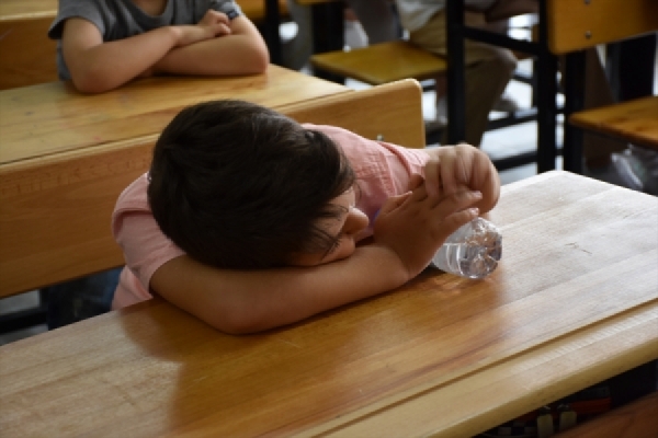 Düzenli uykuya sahip çocuklar daha başarılı