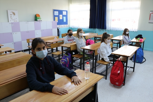 Edirne'de öğrenci ve veliler 'yüz yüze eğitim' kararından memnun